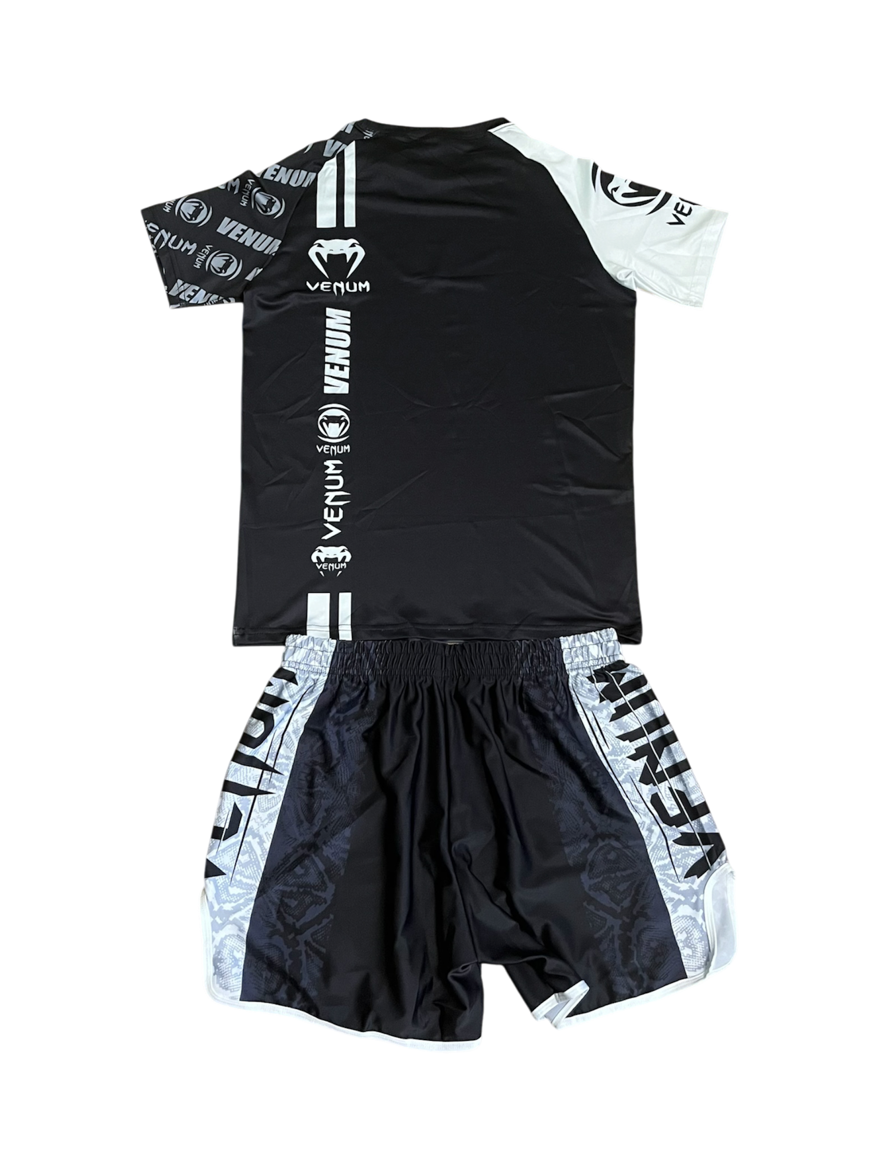 Rashguard екип Venum black and white