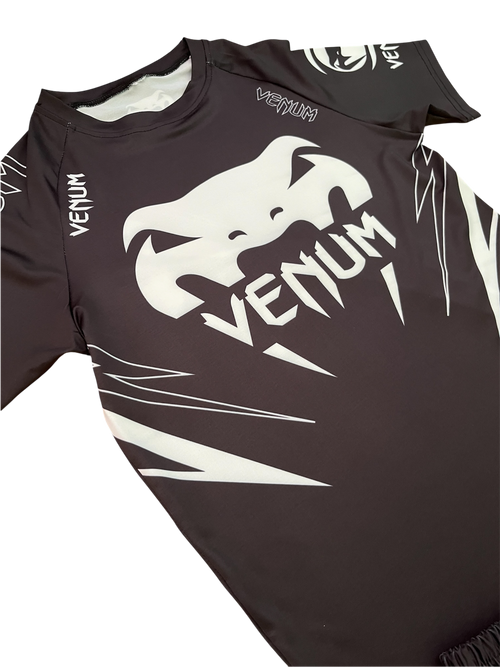 Rashguard екип Venum black