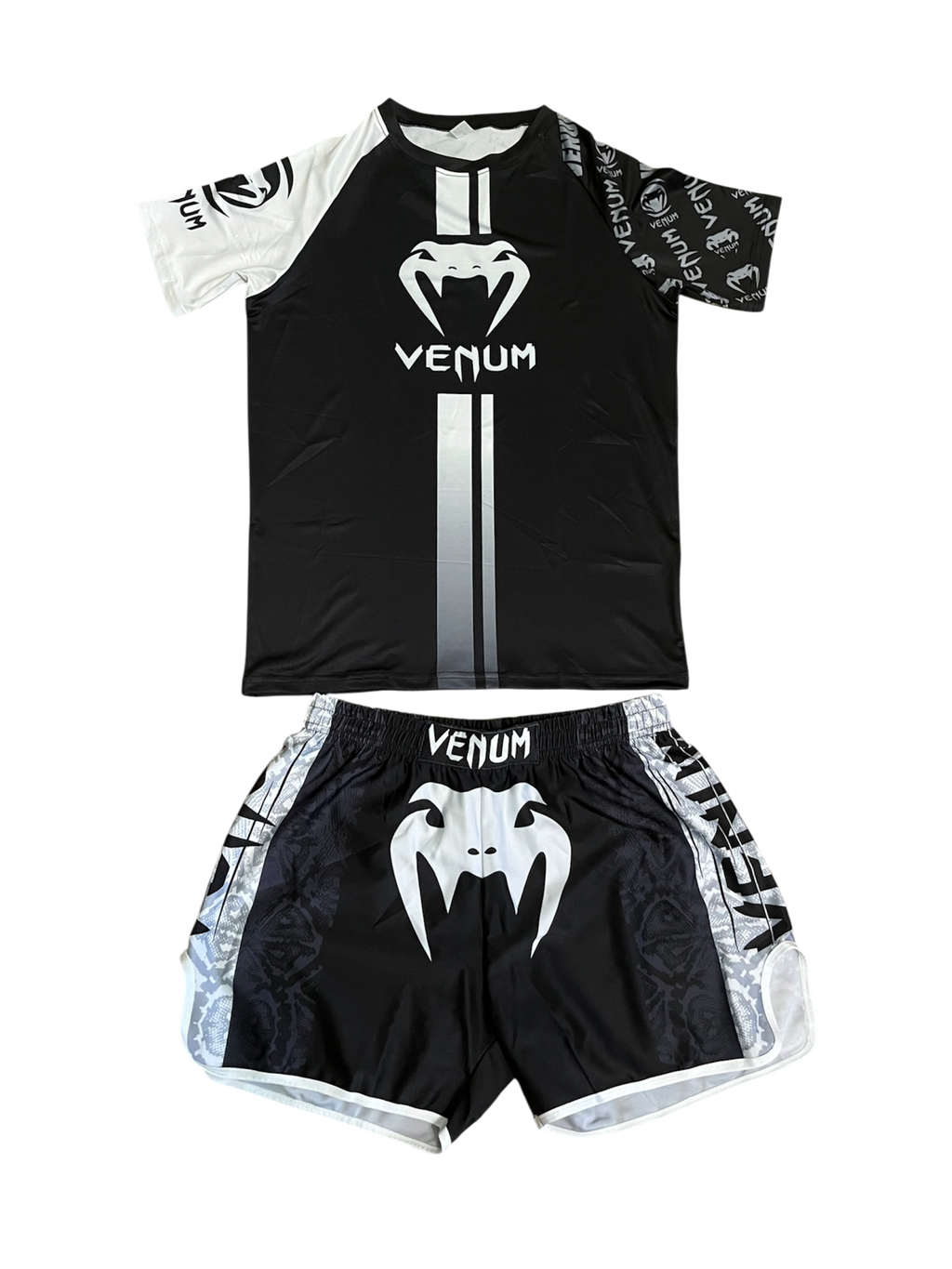 Rashguard екип Venum black and white